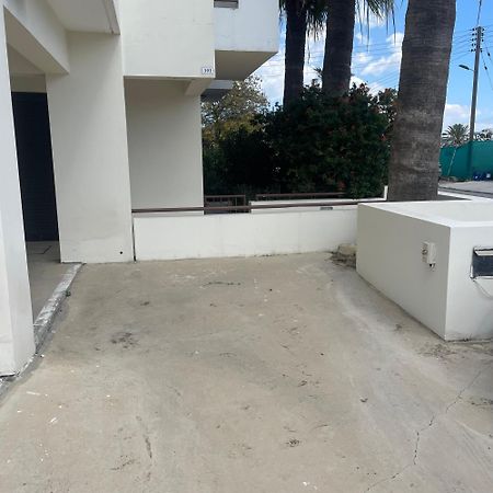 Daniandry Apartment Larnaca Buitenkant foto