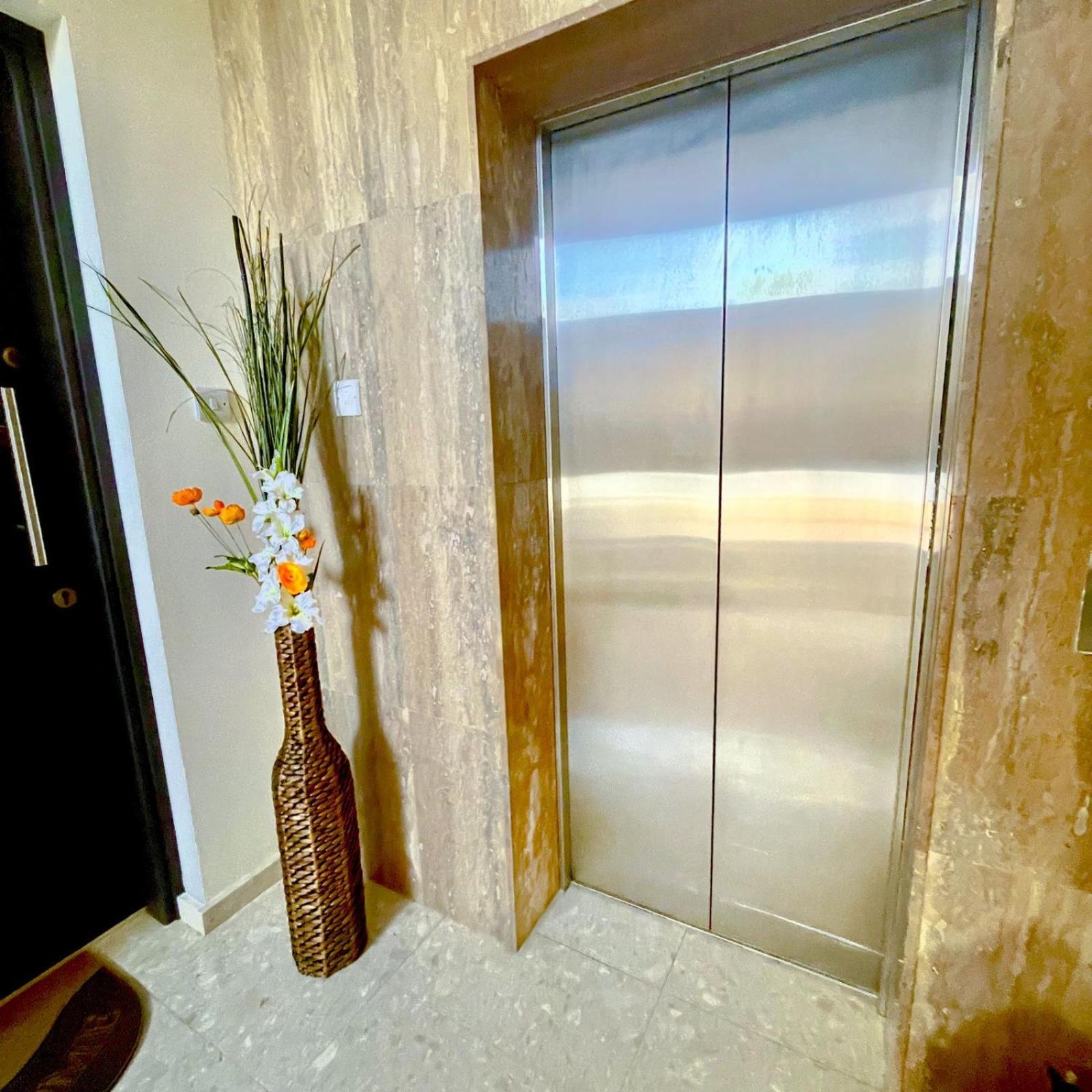Daniandry Apartment Larnaca Buitenkant foto